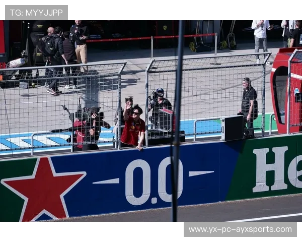 F1车手赛前仪式揭秘，仪式背后的心理暗示