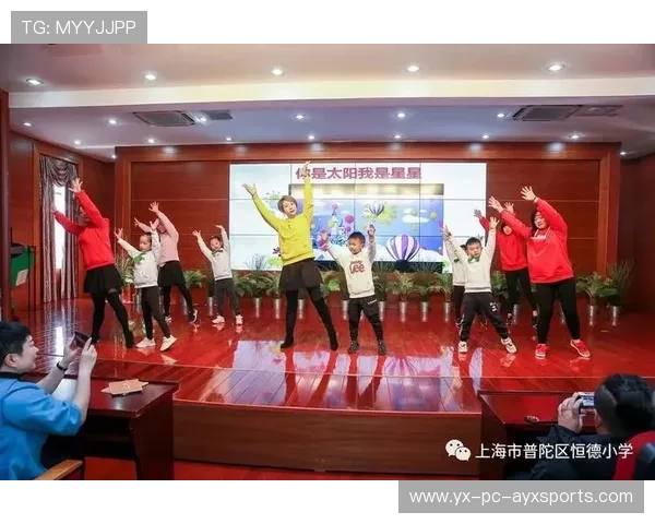 冠军球队球员家庭开放日温馨感人,增强球队凝聚力 冠军球队球员家庭开放日温馨感人,增强球队凝聚力